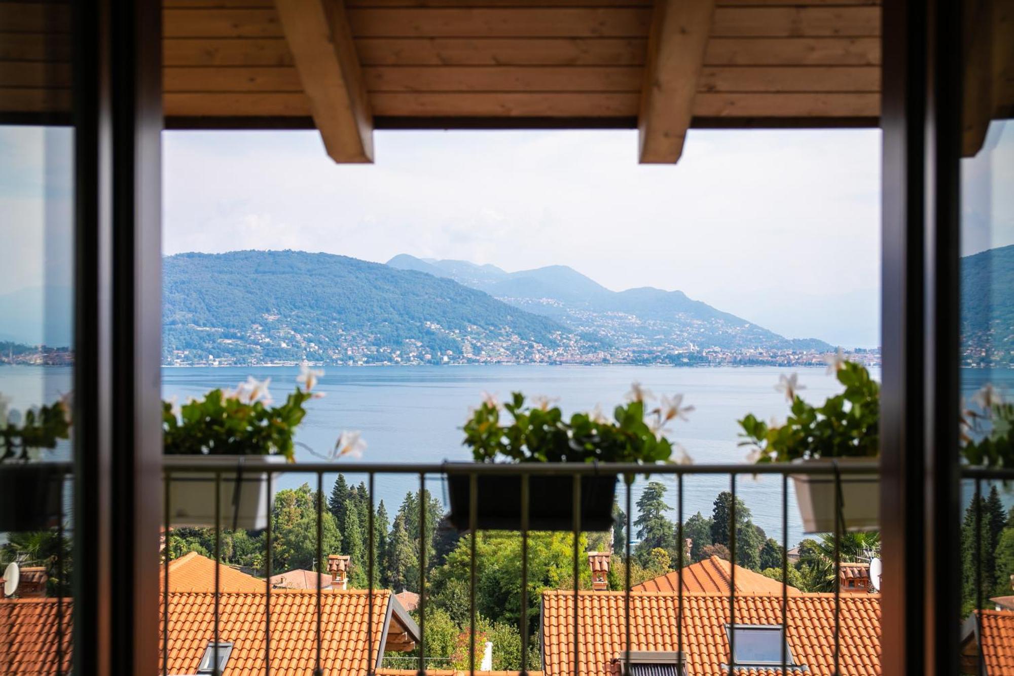 Relax House Baveno Apartment Exterior photo